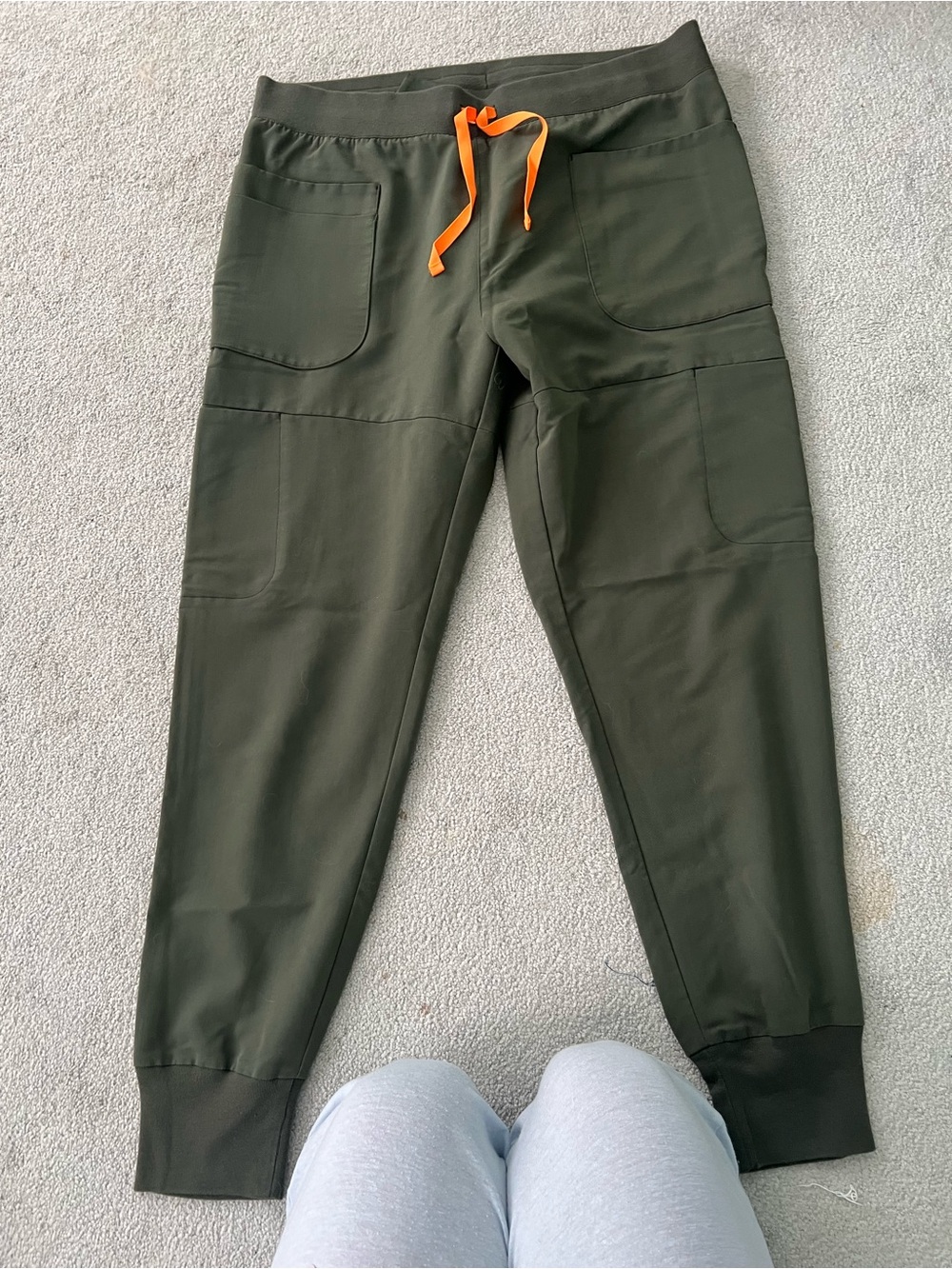 FIGS NWOT Nepal Skinny Scrub Pants in dark olive green (XL Tall)